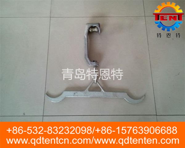 Pipe pulley fork